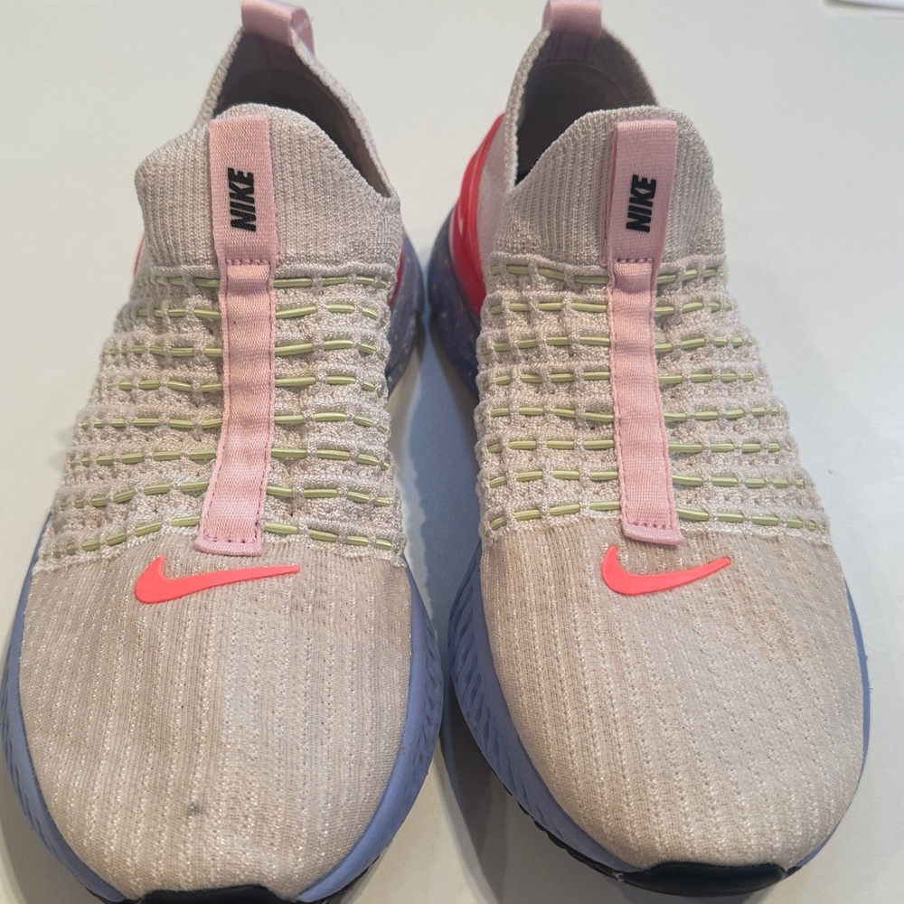 Nike React Phantom Flynit 2 running shoes Color: WHT/PNK PREVIOUSLY WORN SZ:8.5 - Picture 3 of 11
